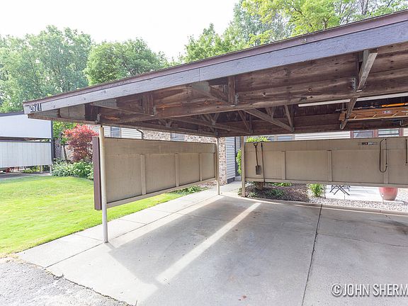 4th image of 2671 Chatham Woods Dr SE #28