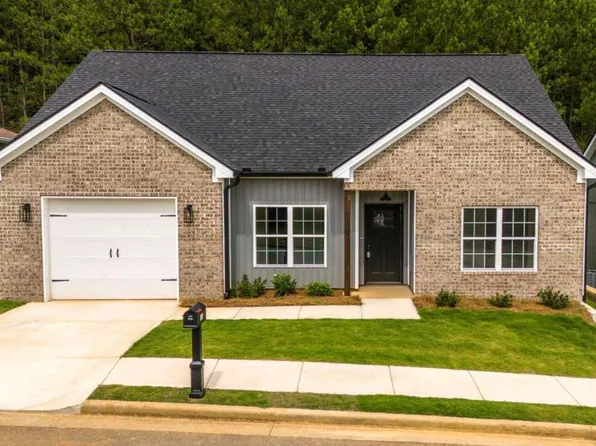 124 Lindy Ln, Oxford, AL 36203