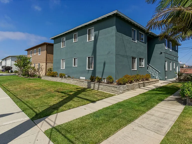 1X-16724 16730 Crenshaw Blvd — Photo 4