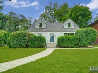 54 Jewett Ave, Tenafly, NJ 07670