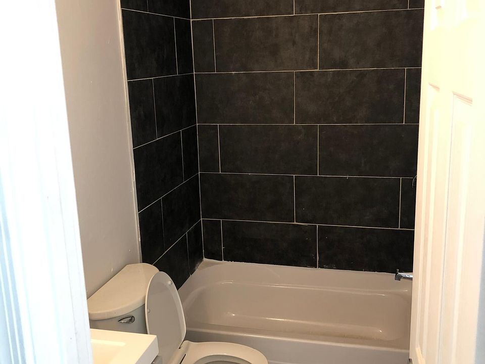 2nd image of 905 S 2nd Ave #10