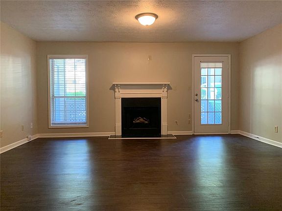 4th image of 4000 Riverlook Pkwy SE #9