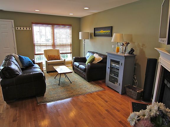 4th image of 50 Pine St APT 7B