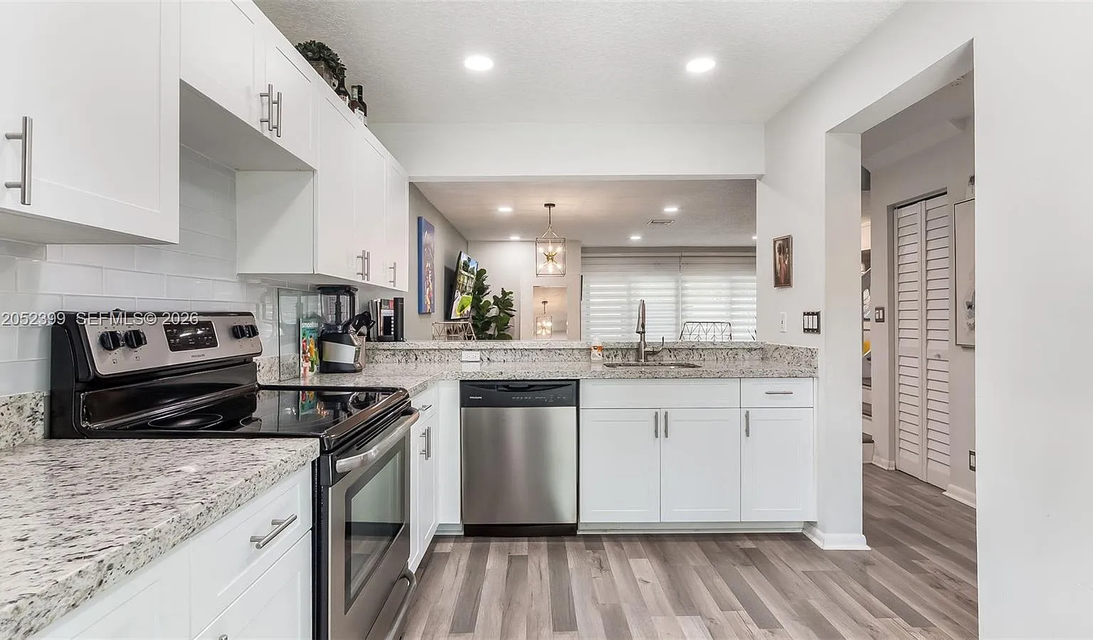 Crystal View Townhomes — Photo 3