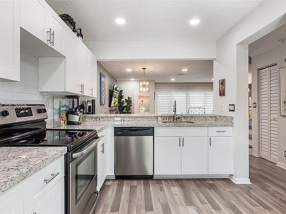 3rd image of 785 Crystal Lake Dr #785