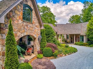 978 W Rochester Dr, Cashiers, NC 28717