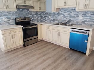 21215 1/2 De La Guerra St, Woodland Hills, CA 91364