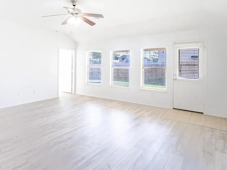9918 Hideaway Bend Ln — Photo 22