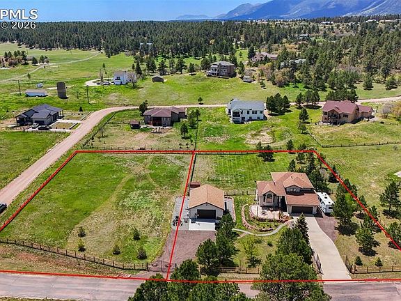 4th image of 3555 Range View Rd