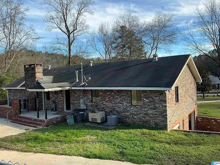 4866 Overton Rd — Photo 2