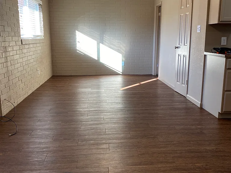 1226 S Saint Louis Ave #7 — Photo 3