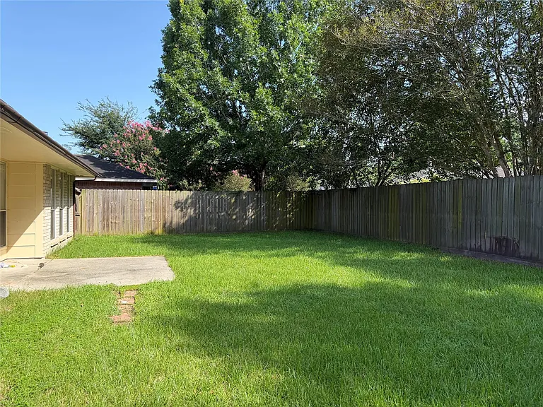 2238 Pine Cone Dr — Photo 23