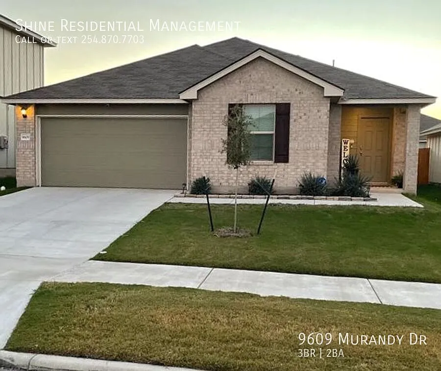 Adorable home in Yowell Ranch with pool access — Photo 1