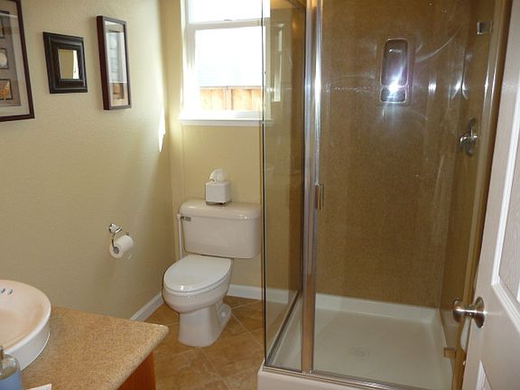 3rd image of 543 Livingston Ct