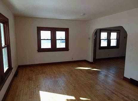 3rd image of 1015 Gorman Ave