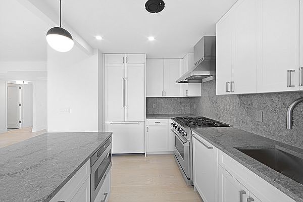 1st image of 920 Park Ave #8BC