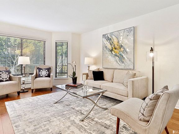2nd image of 225 Bay St #2