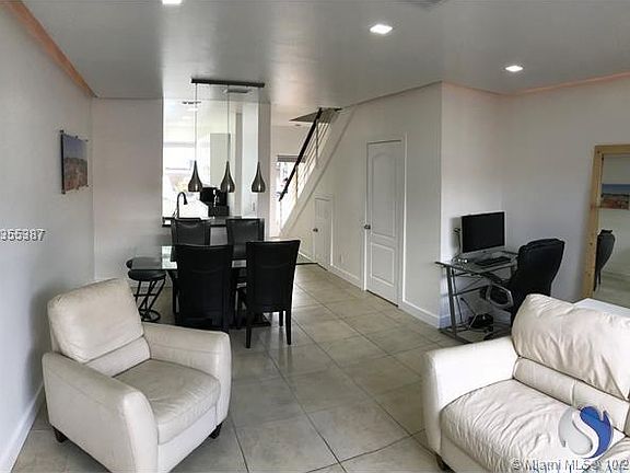 5th image of 21315 NE 8th Ct APT 4