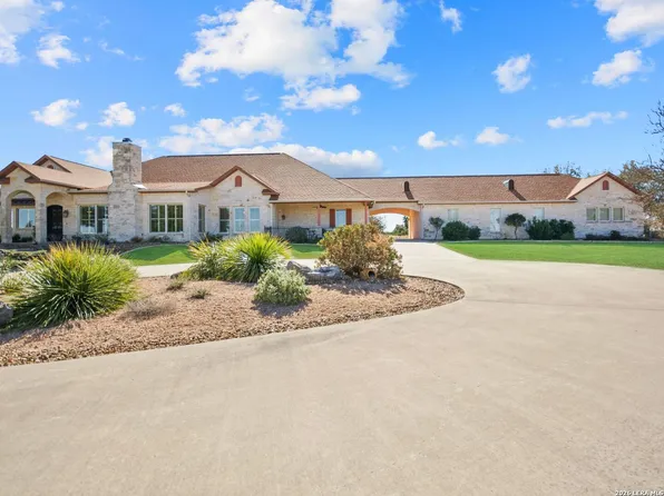 1000 S Landmark, Kerrville, TX 78028