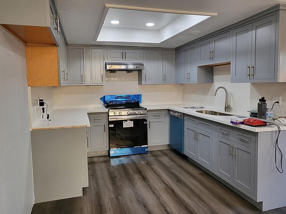 4th image of 14004 Cerise Ave