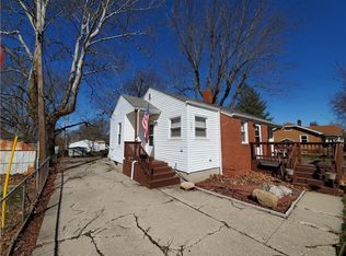 923 N Hill Ave, Decatur, IL 62522