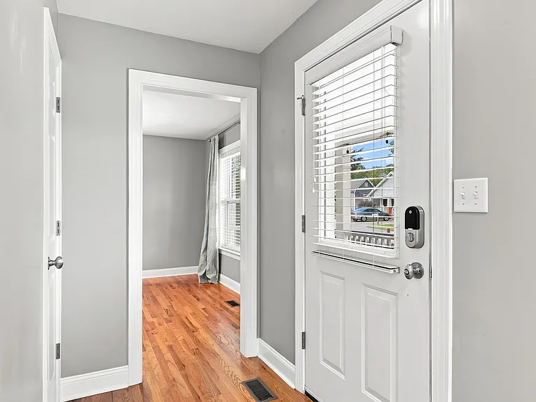 417 Rosewood St — Photo 13