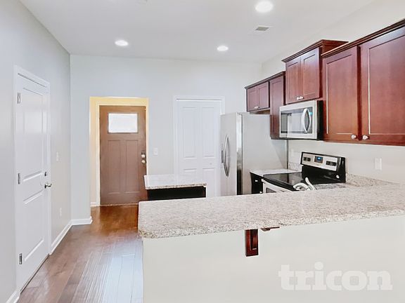 5th image of 502 Hickory Leaf Ct