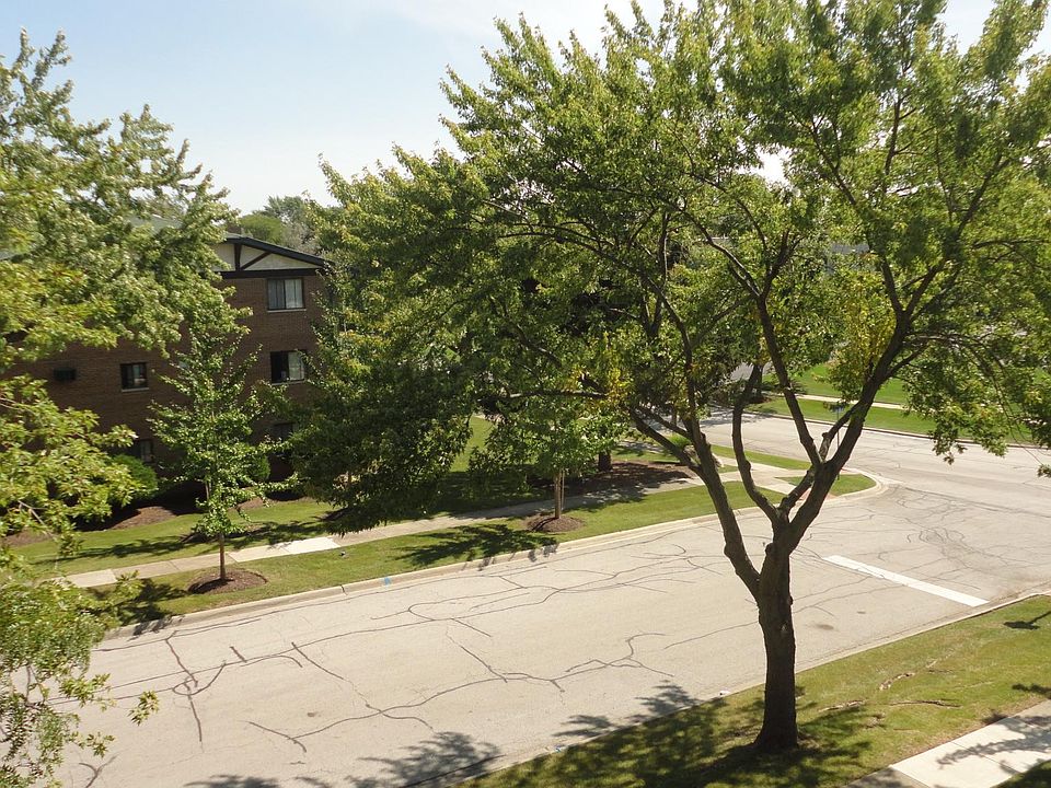 1134 Chalet Dr Darien IL Zillow