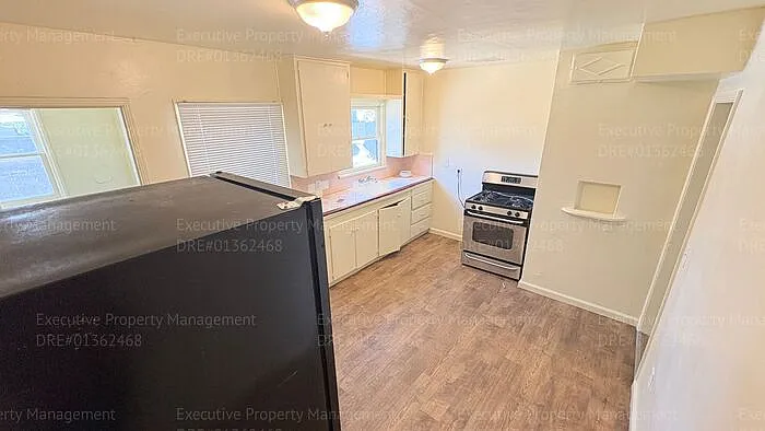 2321 N Inyo St #2321 — Photo 15