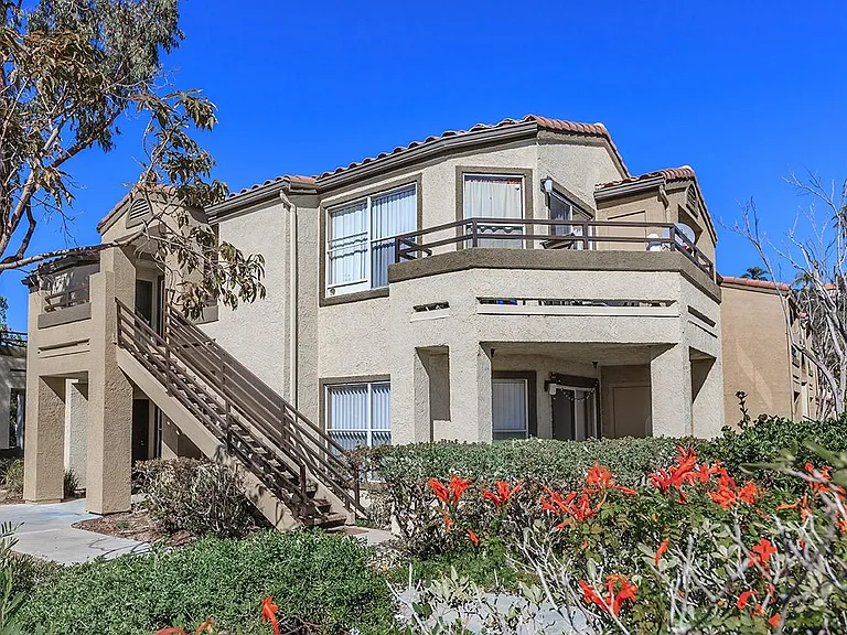 240 Avenida Vis — Photo 45