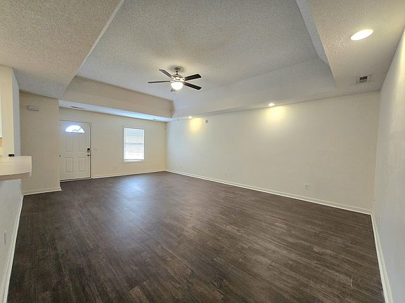 5th image of 3682 Beacon Dr