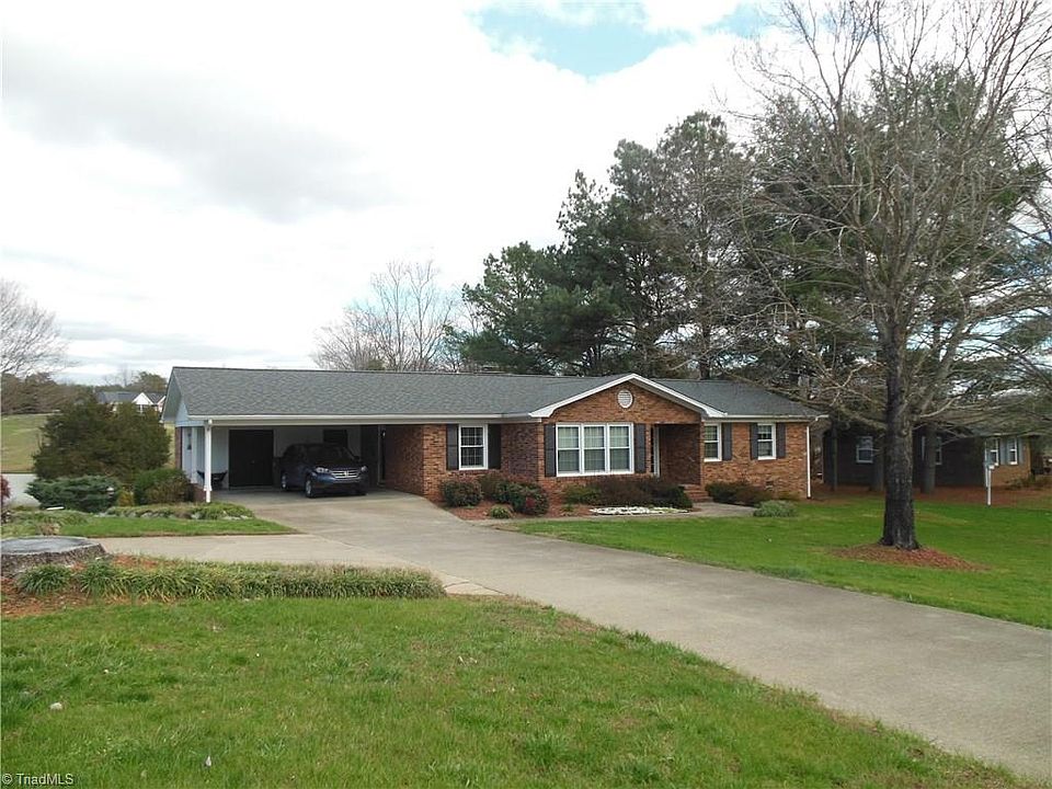 1st image of 225 Green Knolls Dr