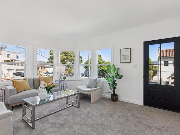 3rd image of 155 Gardiner Ave