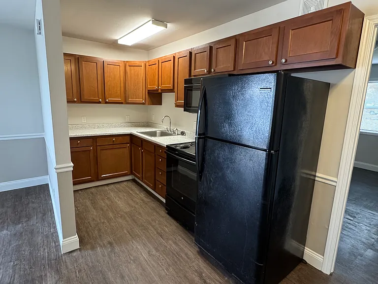 210 E Vincent Ct #230 — Photo 3