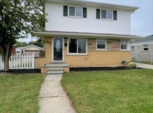 30113 Taylor St, Saint Clair Shores, MI 48082