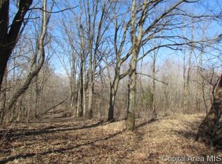 1870 E 3200 North Rd, Mount Auburn, IL 62547