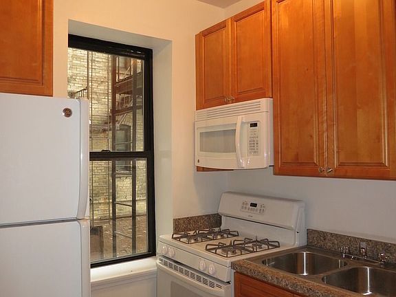 4th image of 497 W 182nd St APT 1D