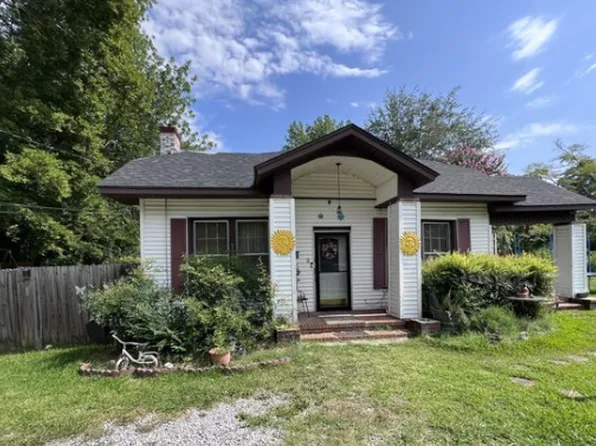 508 W Main St, Okolona, MS 38860