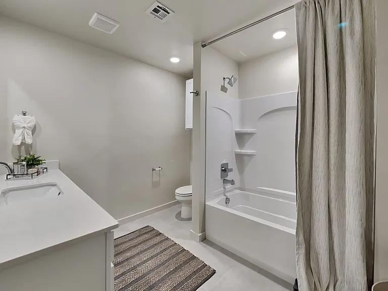 8819 NW 109th Ln — Photo 16