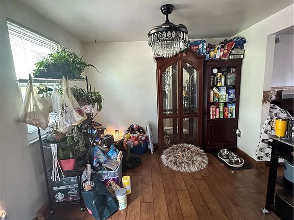2nd image of 421 Tivoli Rd