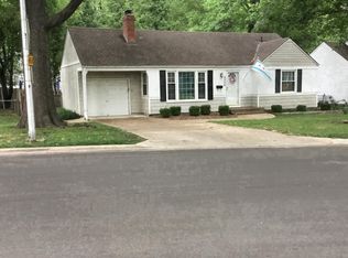 4306 Oxford Rd, Prairie Village, KS 66208