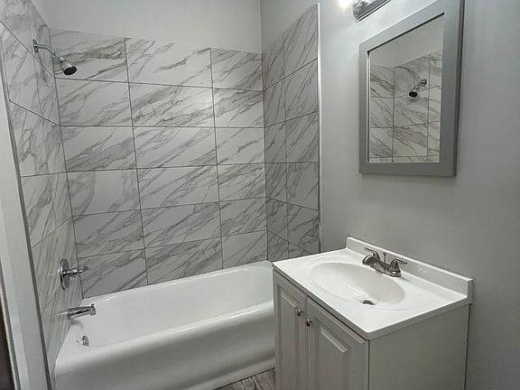 2nd image of 215-19 W Quincy St #3-217