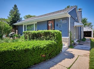 5230 Howard St, Skokie, IL 60077