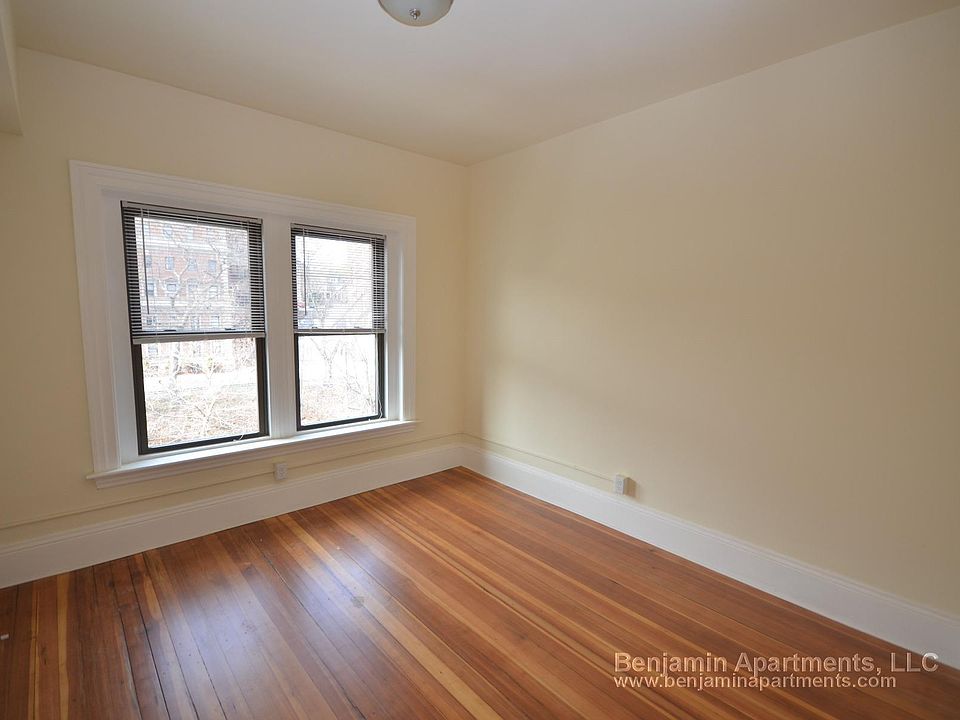 2nd image of 1453 Beacon St #31