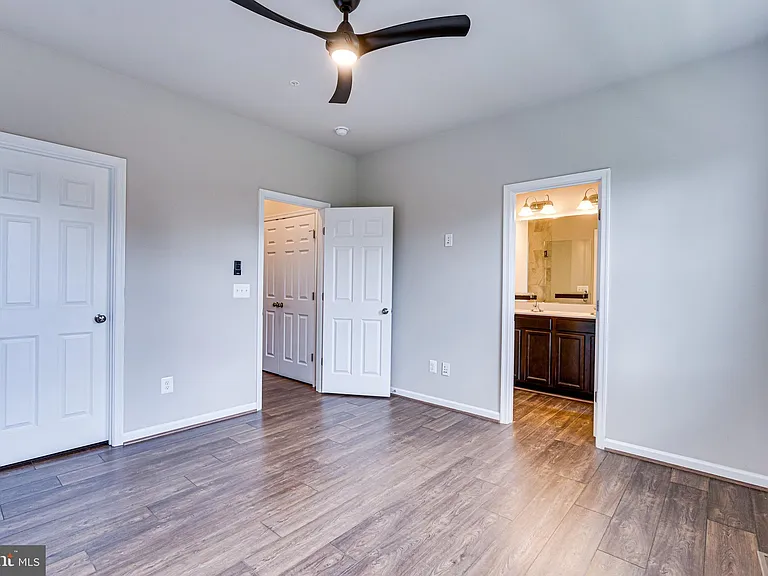 14263 Travilah Rd — Photo 27