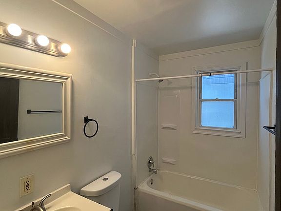 4th image of 380 Seneca Ave