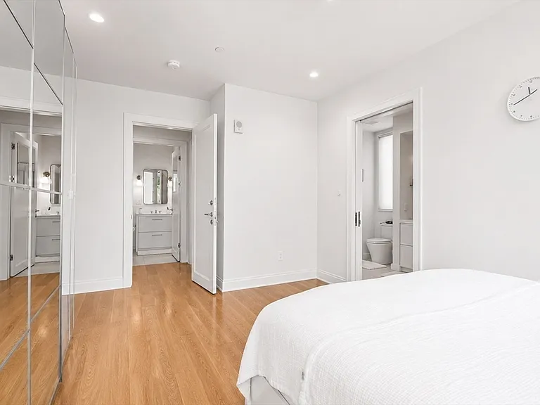 100 Linden St #203 — Photo 13