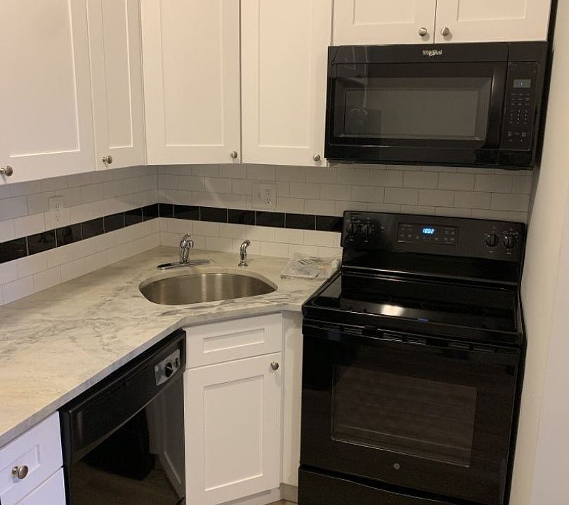 1st image of 1831 W Erie Ave #4
