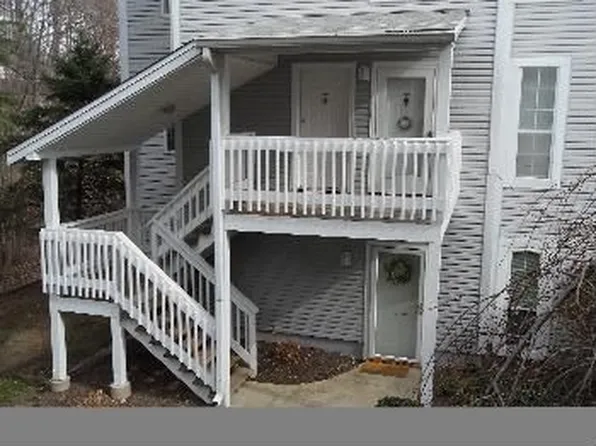 12084 Cardamom Dr, Woodbridge, VA 22192