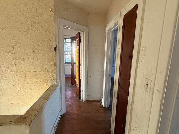 5th image of 15893 Littlefield St